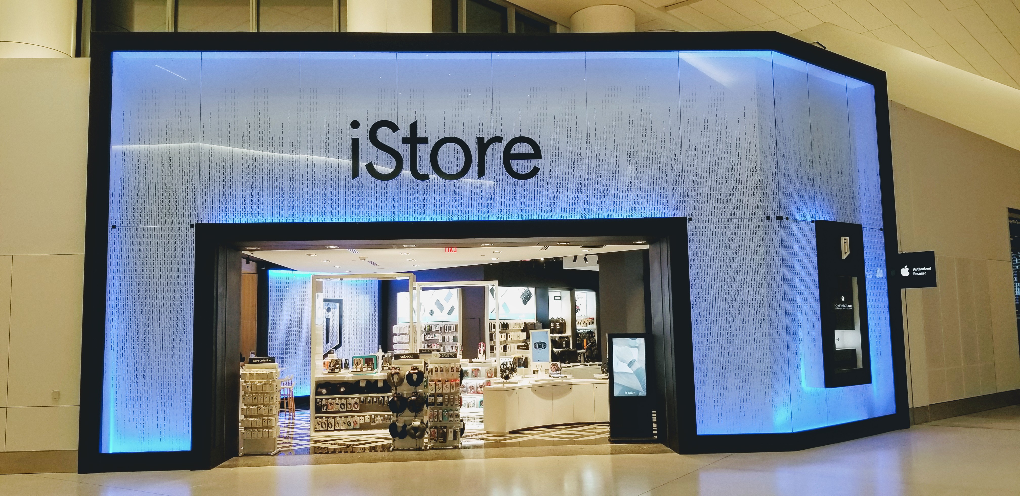 New iStore Opens at San Francisco International Airport InMotion Stores